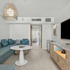 Ocean View 1 Bedroom Suite 1 King Bed Sofa Bed Balcony